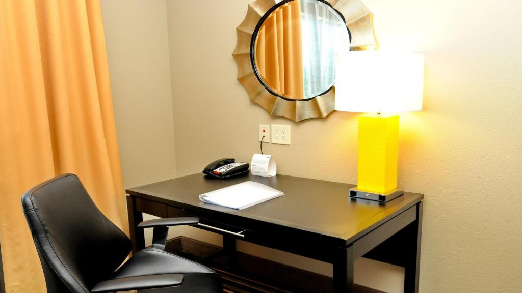 Holiday Inn Express Covington-Madisonville by IHG - Habitación Estándar