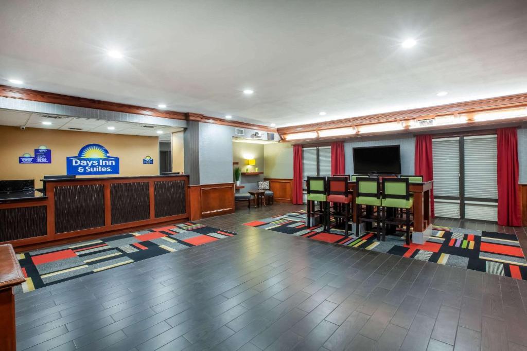 Fotografie z fotogalerie ubytování Days Inn & Suites by Wyndham Tyler v destinaci Tyler