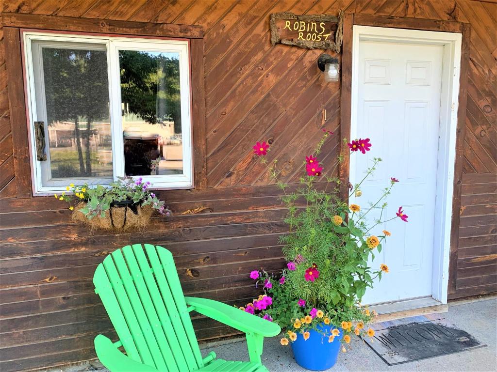 Zahrada ubytování Pine Crest Motel & Cabins