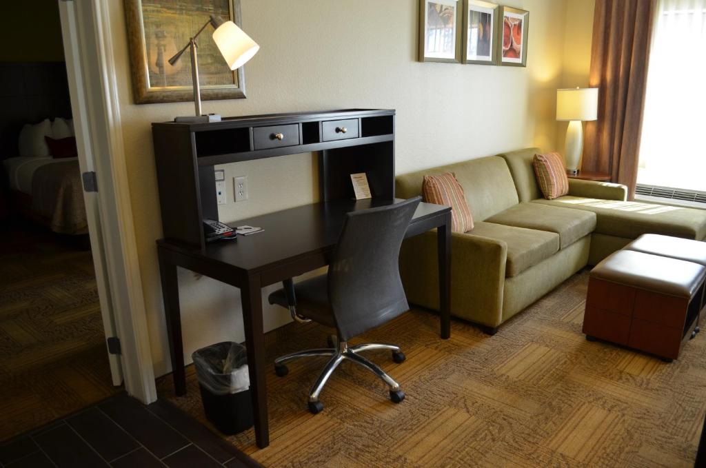 Posezení v ubytování Staybridge Suites Longview by IHG