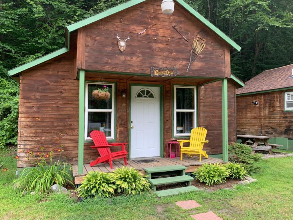 Zahrada ubytování Pine Crest Motel & Cabins