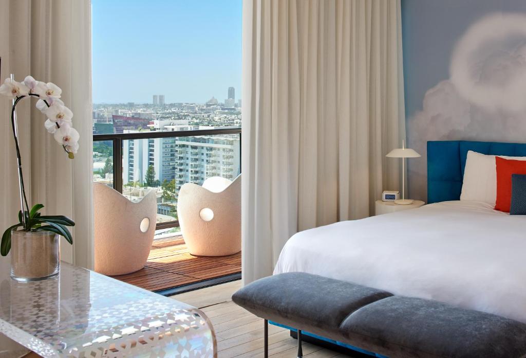 Mondrian Los Angeles in West Hollywood - Skyview Loft
