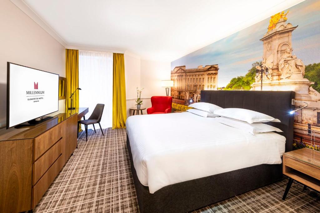 Postel nebo postele na pokoji v ubytování Millennium Hotel and Conference Centre Gloucester London