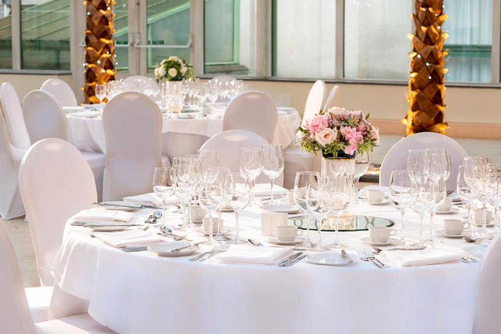 Millennium Hotel and Conference Centre Gloucester London - Resim 45