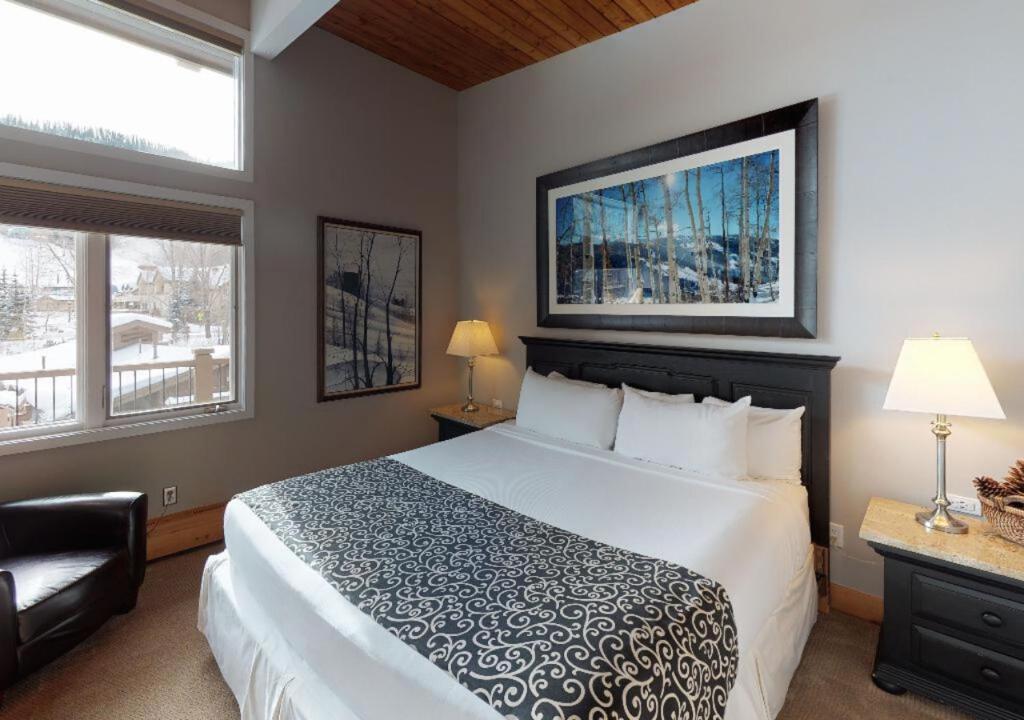 Manor Vail Lodge - One-Bedroom Apartment