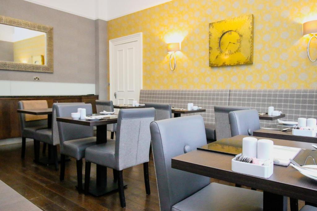 Ambassador Hotel - Resim 2