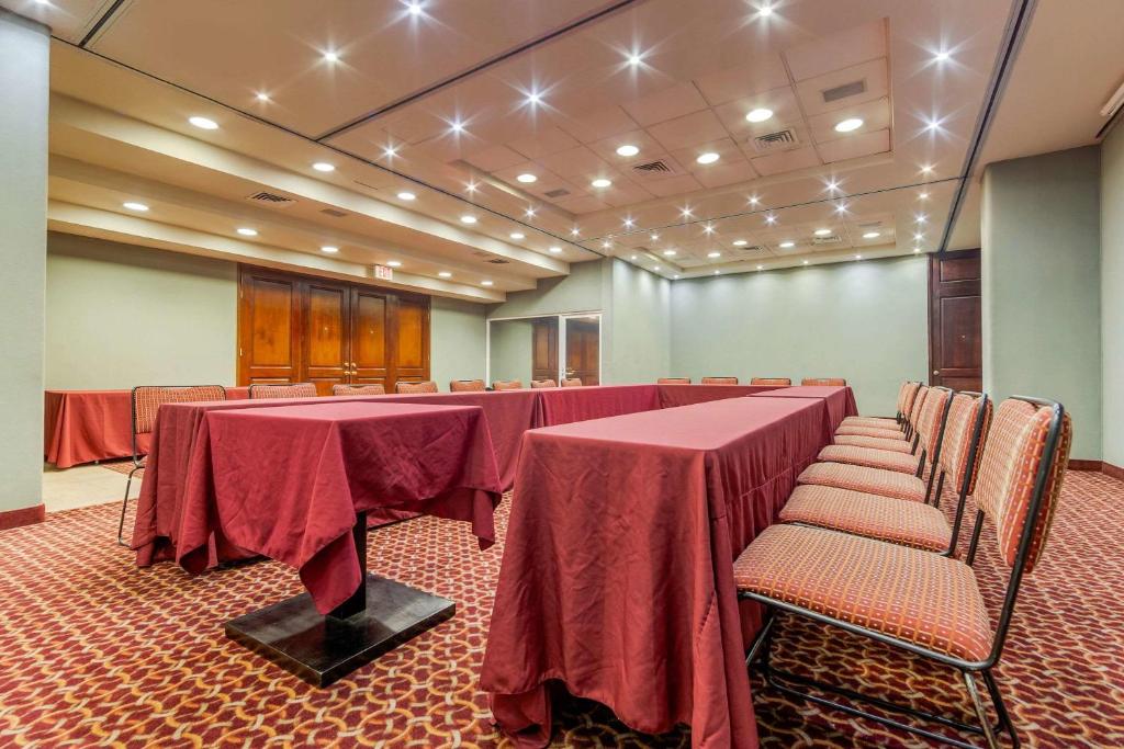 Konferenční prostory v ubytování Quality Inn Monterrey La Fe