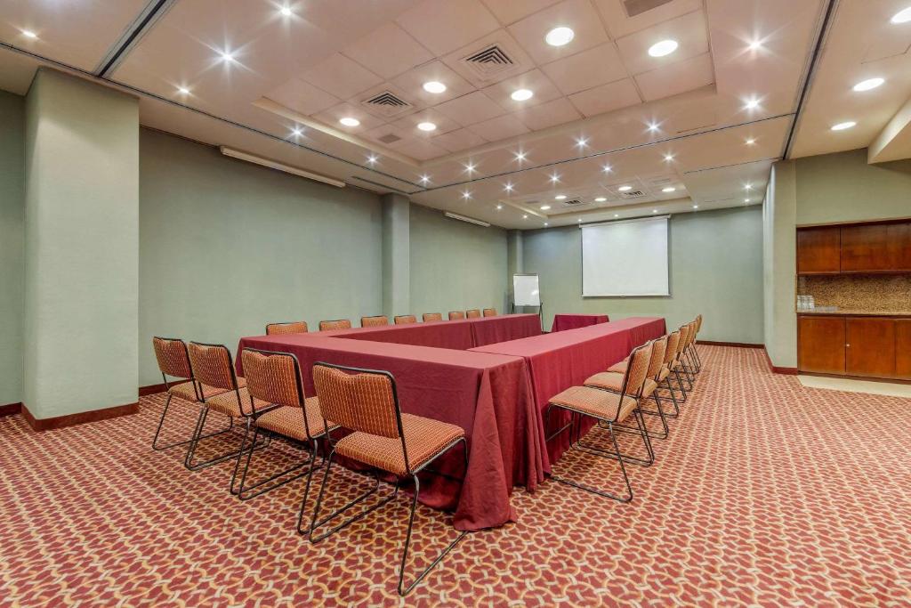 Konferenční prostory v ubytování Quality Inn Monterrey La Fe