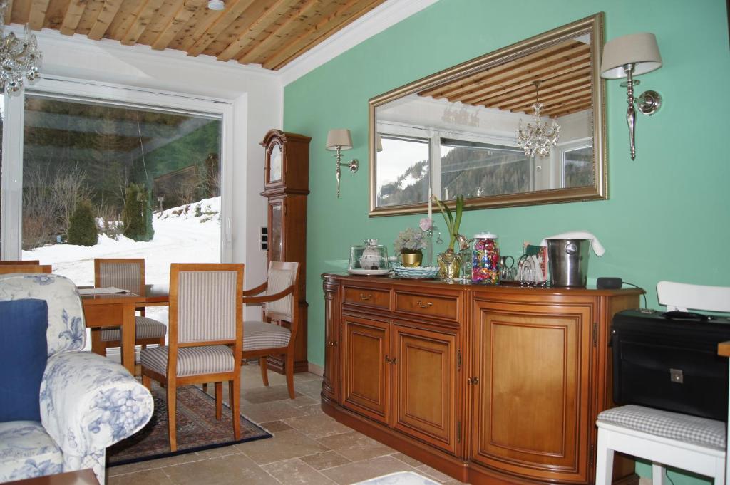 Kuchyň nebo kuchyňský kout v ubytování Land - Haus