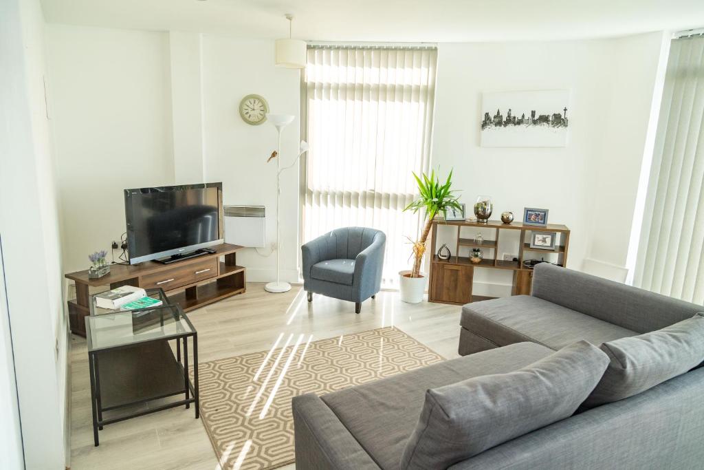 Serviced Apartment In Liverpool City Centre Free Parking Balcony