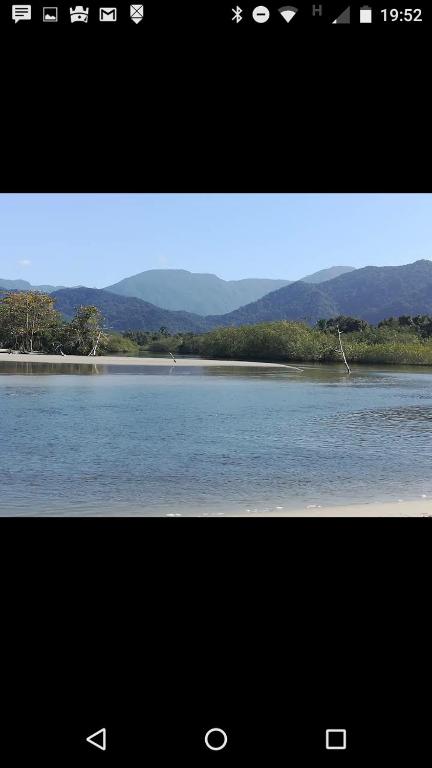  casa em sitio a 10 minutos da praia e a 200 metros da rodovia