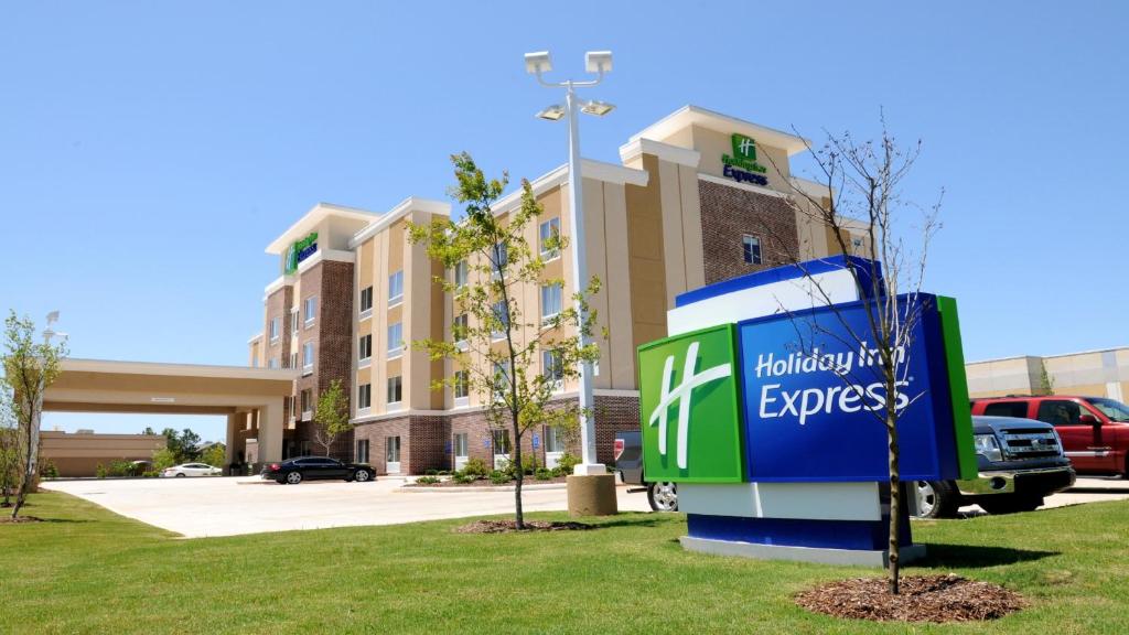 Holiday Inn Express Covington-Madisonville, an IHG Hotel