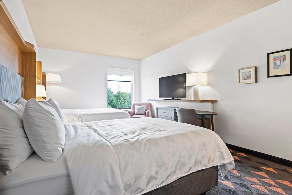 Holiday Inn - St. Petersburg West by IHG photo