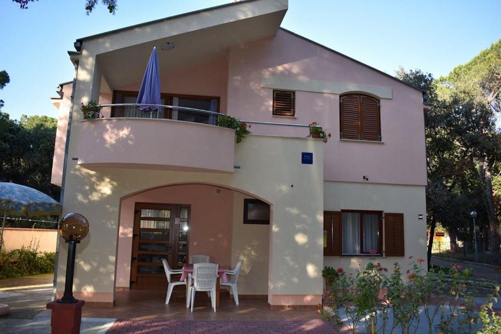 Budynek, w którym mieści się apartament