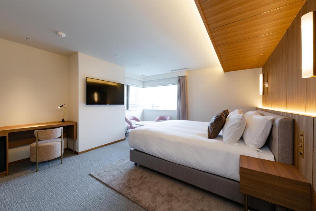 The OneFive Villa Fukuoka - Deluxe Room 1 King Bed River View - No Fumar