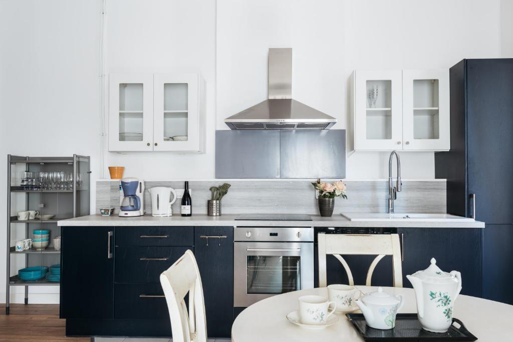 DIFY Joli - Place des Brotteaux - Apartment With Balcony