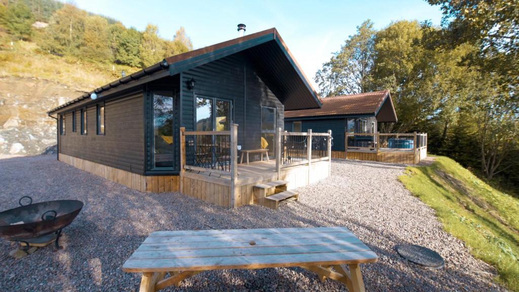 Boreland Loch Tay - Family Room With Mountain View