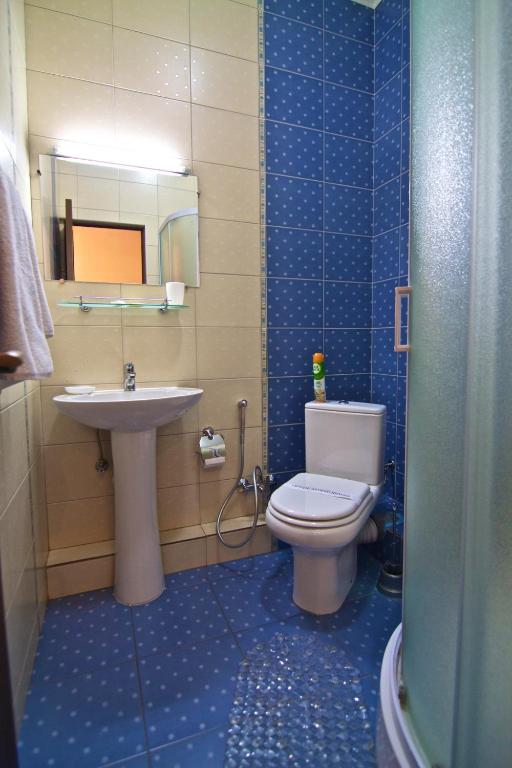 Hotel Dobrodiy - Dreizimmer Mit Bad