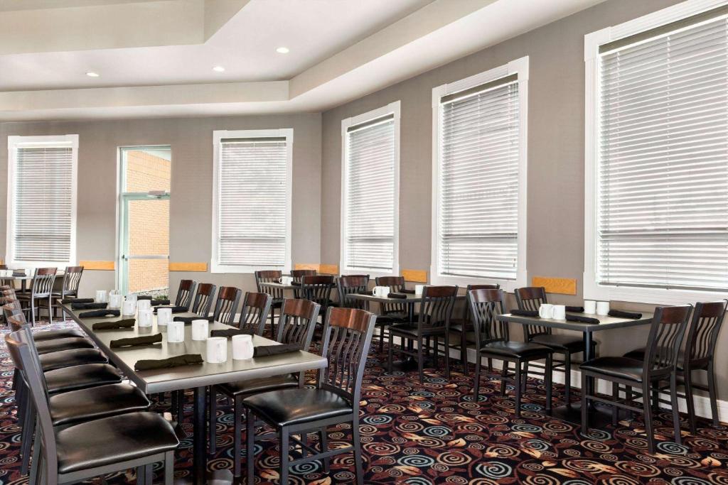 Royal Hotel Calgary, Trademark Collection by Wyndham - Resim 36