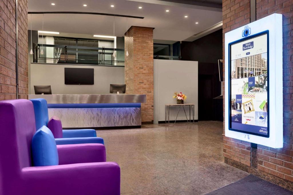 Travelodge by Wyndham Montreal Centre - Resim 9