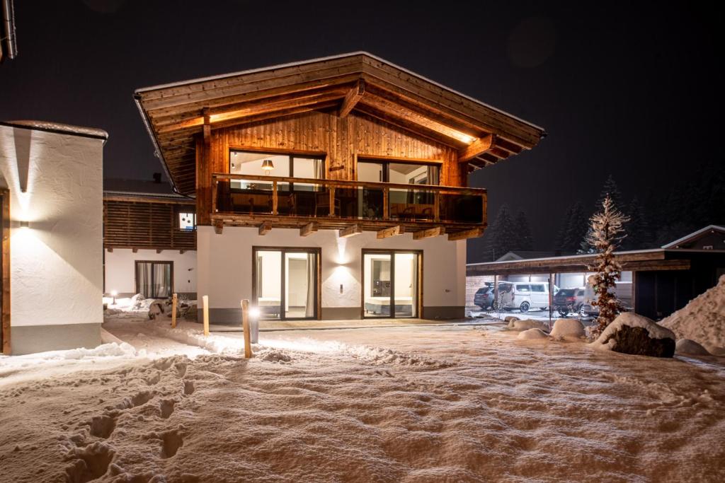 Chalet's DAS DORF v zime