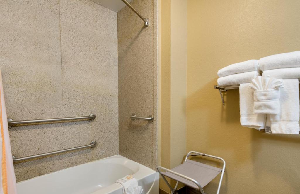 La Quinta by Wyndham Boone - King Room - Acceso A Movilidad/no Fumar
