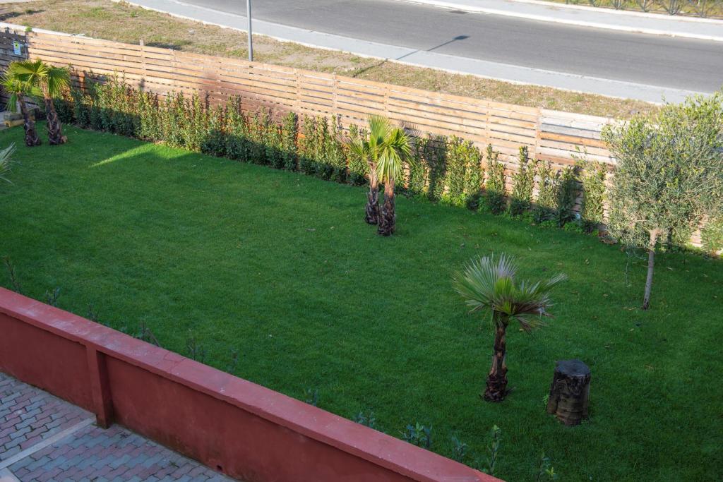 Vonkajšia záhrada v ubytovaní Domus Porto Di Traiano Resort