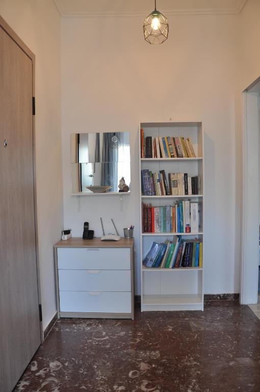 The library in Az apartmant