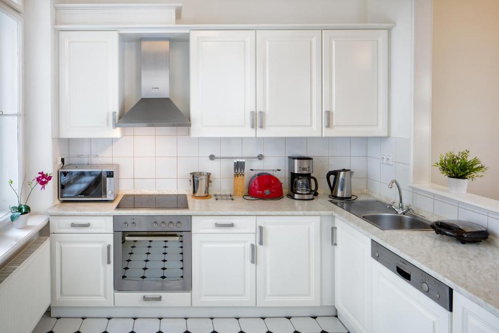 Old Town Square Apartments - Resim 43