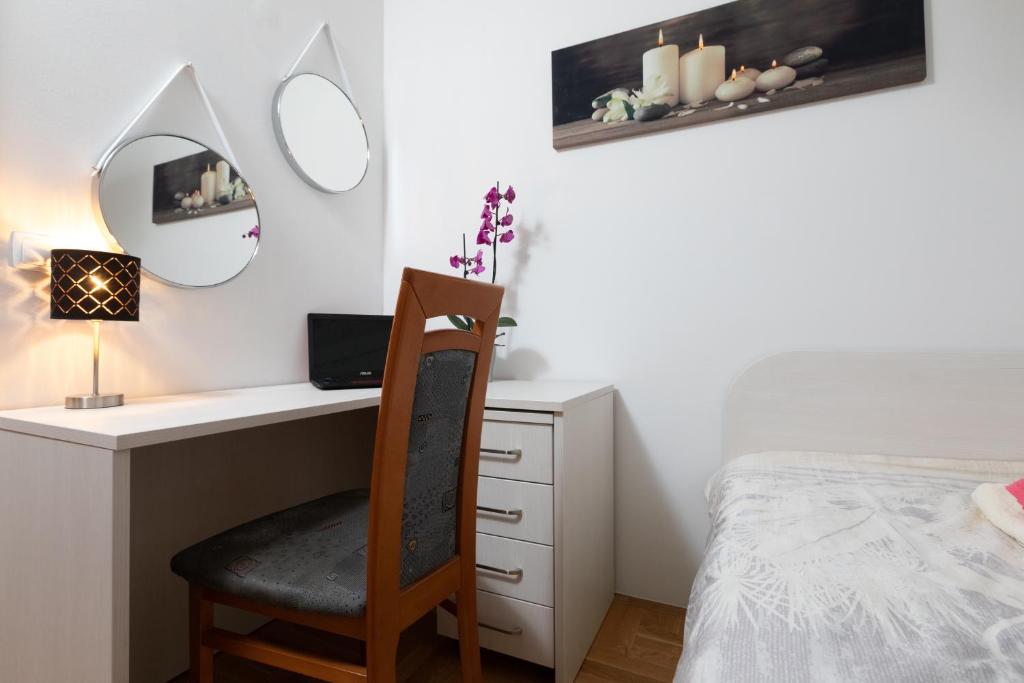Posteľ alebo postele v izbe v ubytovaní Luxury apartman SKY with sea view and whirlpool