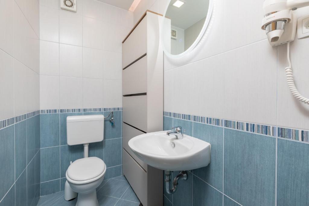 Kúpeľňa v ubytovaní Luxury apartman SKY with sea view and whirlpool