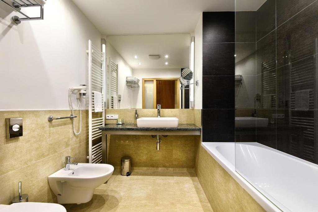 Łazienka w obiekcie Hotel Tvrz Orlice