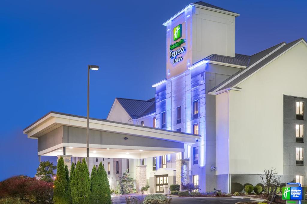 eine Darstellung eines Hotels in der Unterkunft Holiday Inn Express Hotel & Suites Louisville East, an IHG Hotel in Louisville