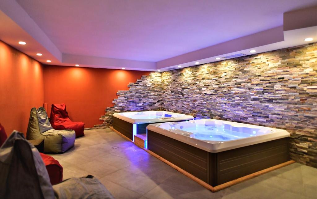 Zdjęcie z galerii obiektu Alp Hotel Dolomiti w mieście Dimaro