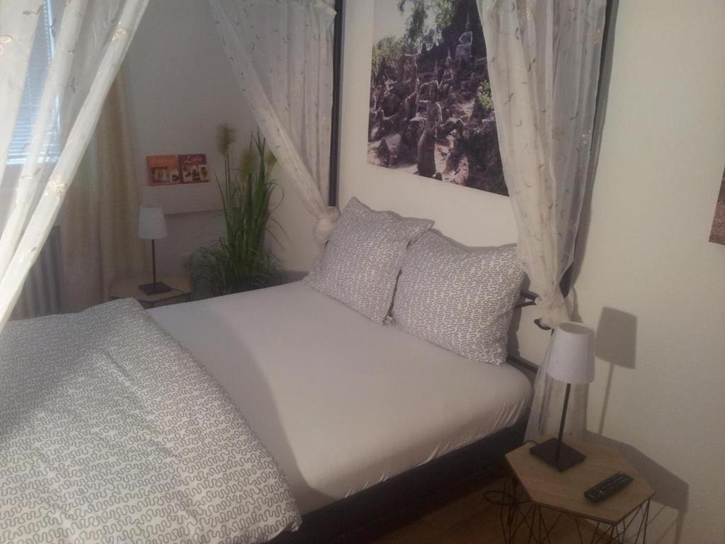 Postel nebo postele na pokoji v ubytování Relax Aachener Boardinghouse Budget