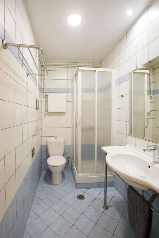 Koupelna v ubytování Hotel ΑΤΗΙΝΑ