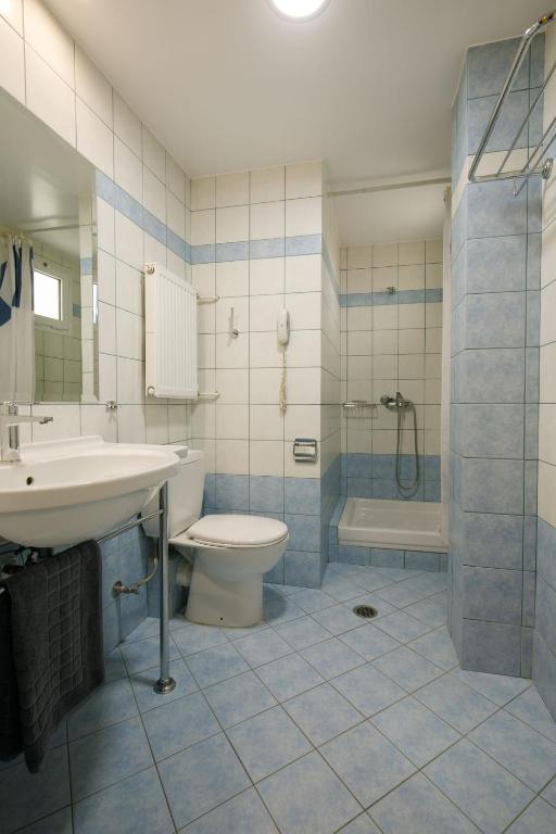 Koupelna v ubytování Hotel ΑΤΗΙΝΑ