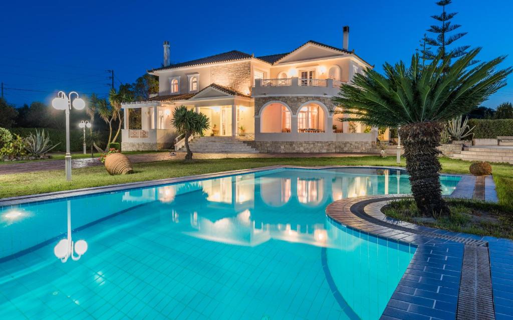 Bazén v ubytovaní Rodami Artisan Manor alebo v jeho blízkosti
