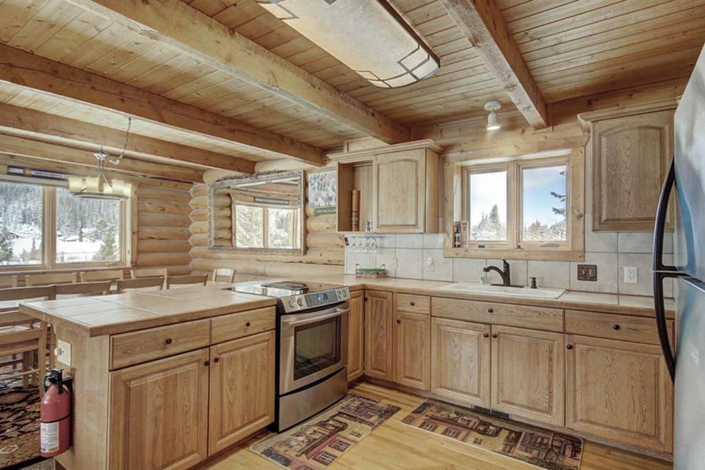 Ένα μπάνιο στο Alpine Ski Lodge: Amazing View and Private Hot Tub