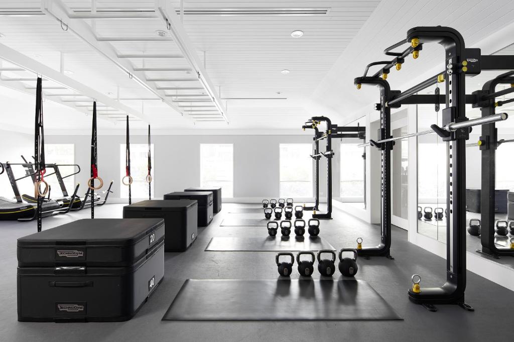 Fitness centrum a/nebo fitness zařízení v ubytování Hotel Realm
