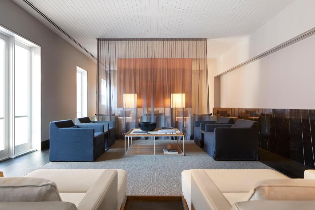 Posezení v ubytování Hotel Realm
