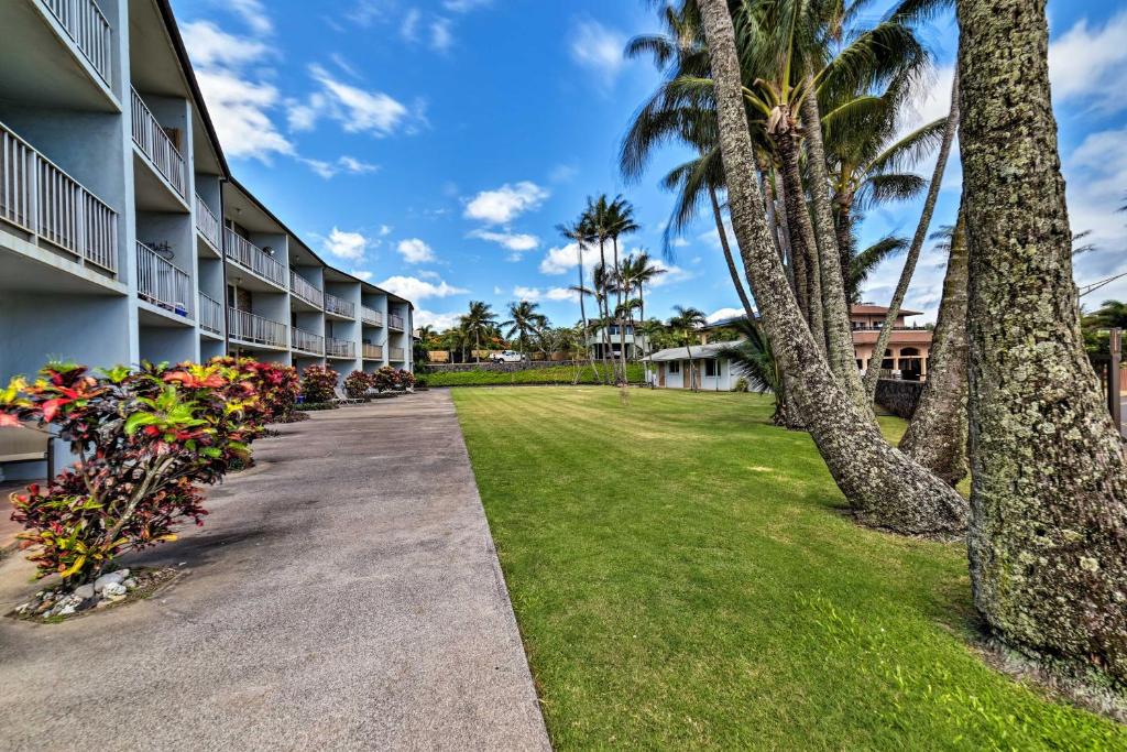 Zahrada ubytování Condo with Lanai at Beginning of Road to Hana!