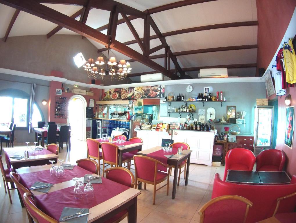 Posezení v ubytování Atoll Hotel restaurant