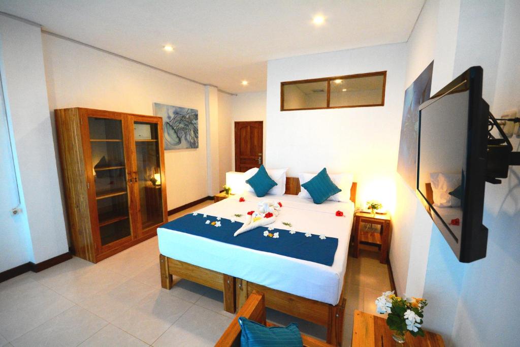 Sunset Hill Hotel - High Deluxe Double Or Twin Room With Sea View