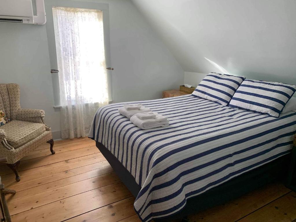 Brook Road Inn - Suite Familiar