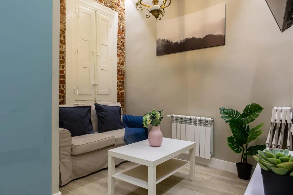 Cozy and Modern 2bed in Chamberí 2 min to tube, Madrid, Spania