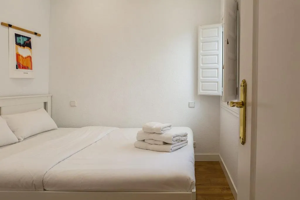 Lovely 1Bed in heart of Madrid - 2 min from tube, Madrid, Spania