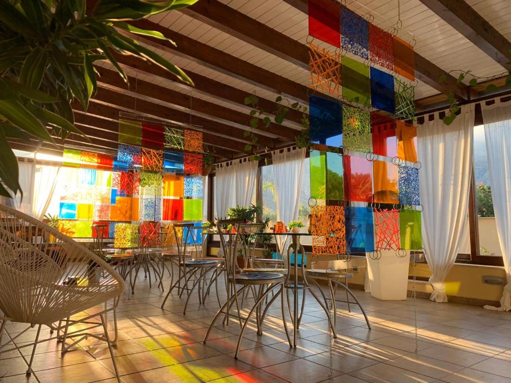 Restaurace v ubytování Hotel Iride by Marino Tourist
