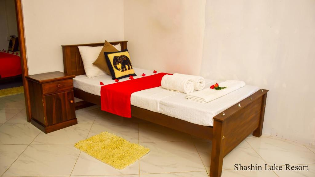 Shashin Lake Resort - 16