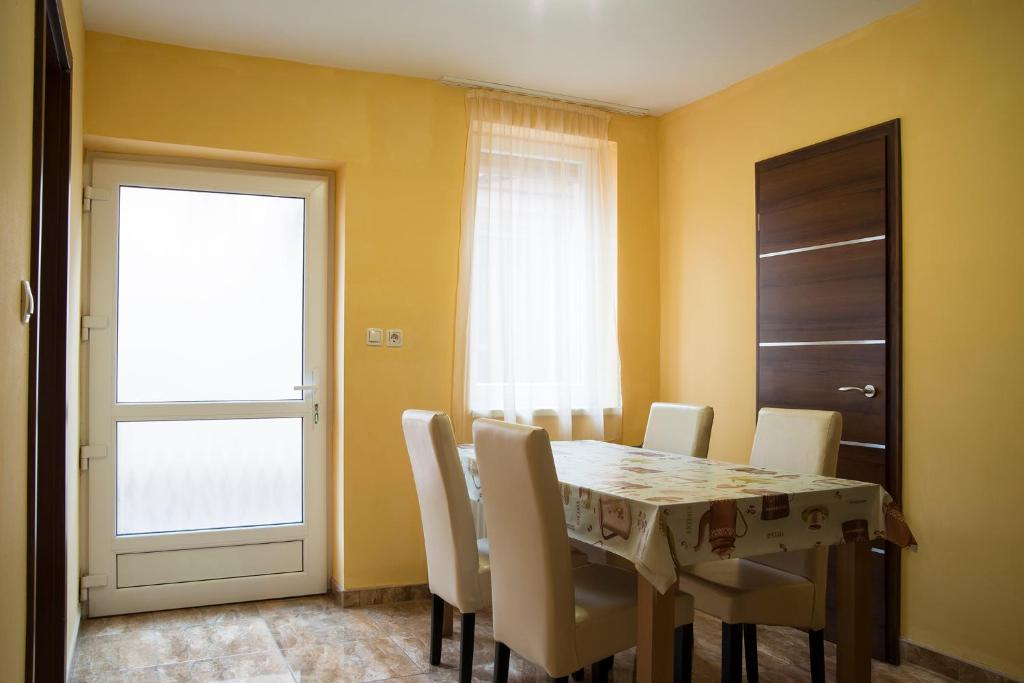 Posedenie v ubytovaní Harmónia Belvárosi Apartmanok
